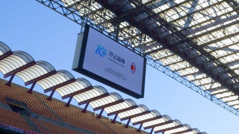 中展示了他