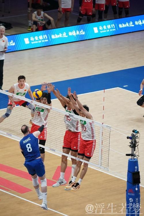 中国男排世联赛首胜献礼主教练生日